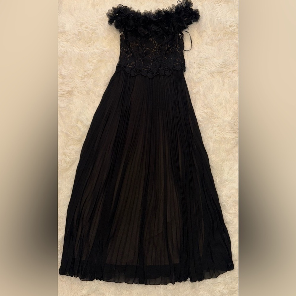 NEW Tadashi Shoji Margaux Black Off-Shoulder Floral Ruffle Trim pleated Gown 10 - Picture 3 of 8